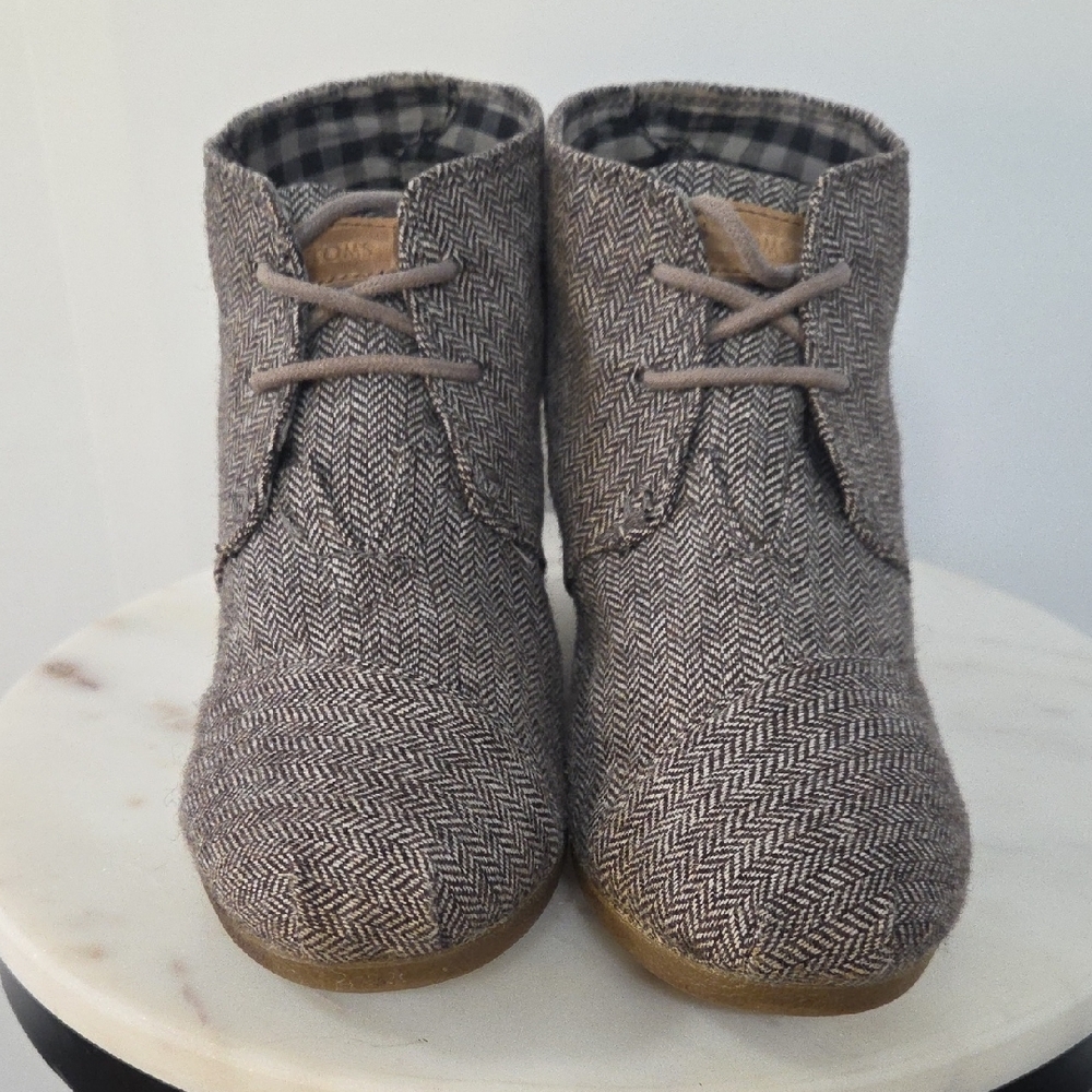 Toms Herringbone Lace-Up Wedge Boots in Taupe Size 7W - Picture 2 of 7